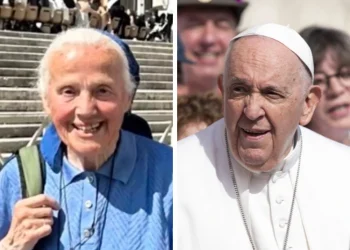 Quién es Genevieve Jeanningros, la monja que rompió el protocolo para despedir al papa Francisco, y qué hecho trágico la vincula con Argentina